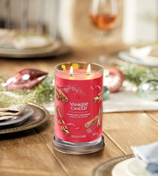 Yankee Candle Signature Scented Candle | Sparkling Cinnamon Large Tumbler Candle with Double Wicks