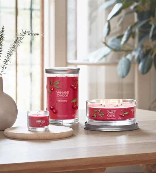 Yankee Candle Signature Scented Candle | Black Cherry Large Tumbler Candle