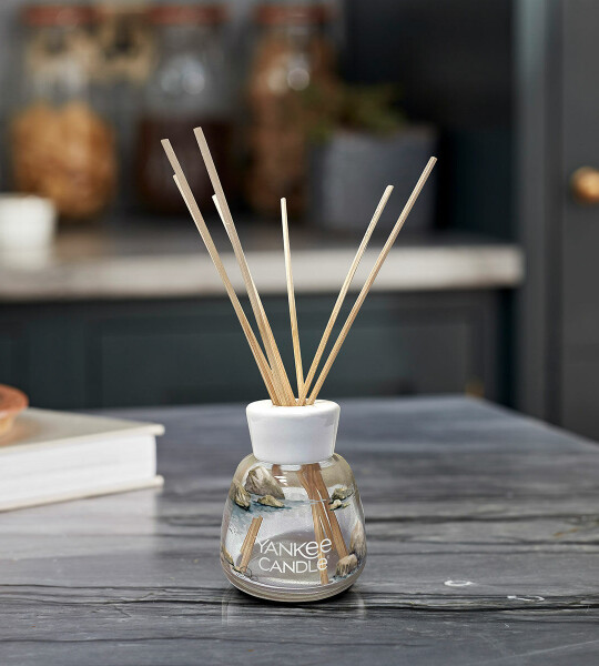 Yankee Candle Signature Reed Diffuser | Amber & Sandalwood | 100ml