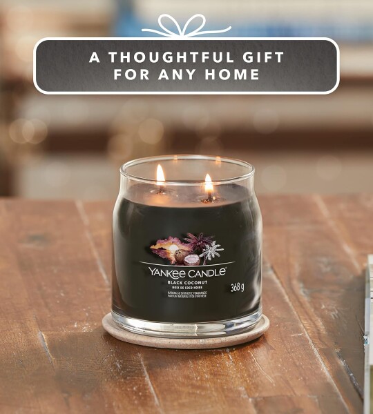 Yankee Candle Signature Scented Candle | Black Coconut Medium Jar Candle with Double Wicks